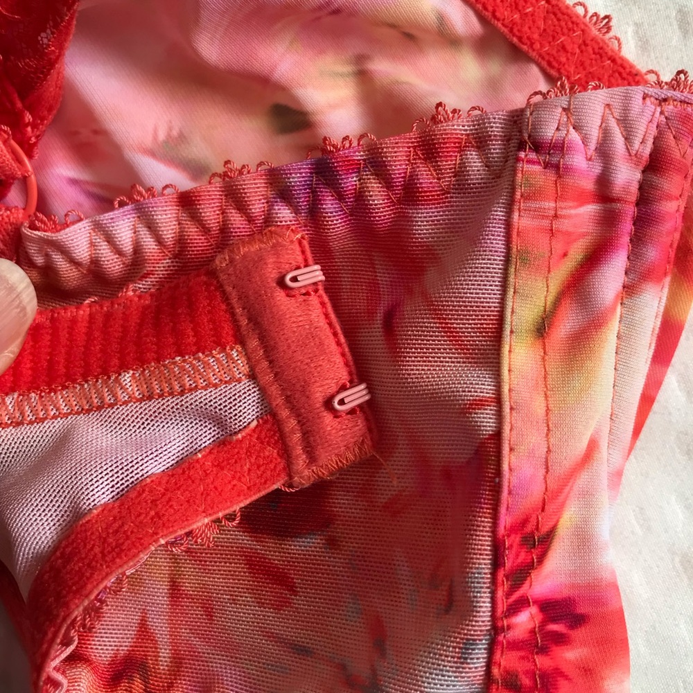 Freya Orange and Pink Underwire Bra with Floral Design, beautiful bra and fabric - Picture 6 of 6